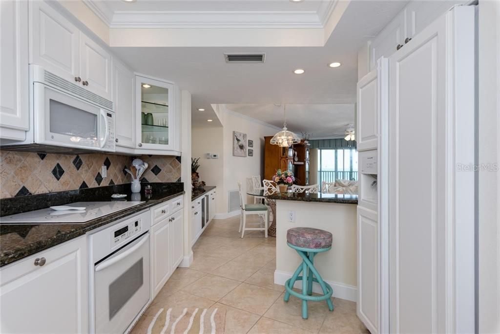 4825 Gulf Of Mexico Drive, Unit 605, Longboat Key, FL 34228 Photo