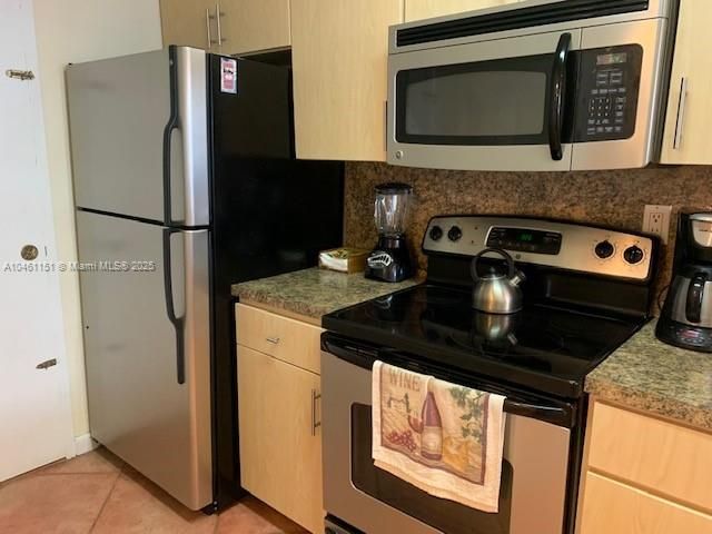 100 Lincoln Rd, Unit 1129, Miami Beach, FL 33139 Photo