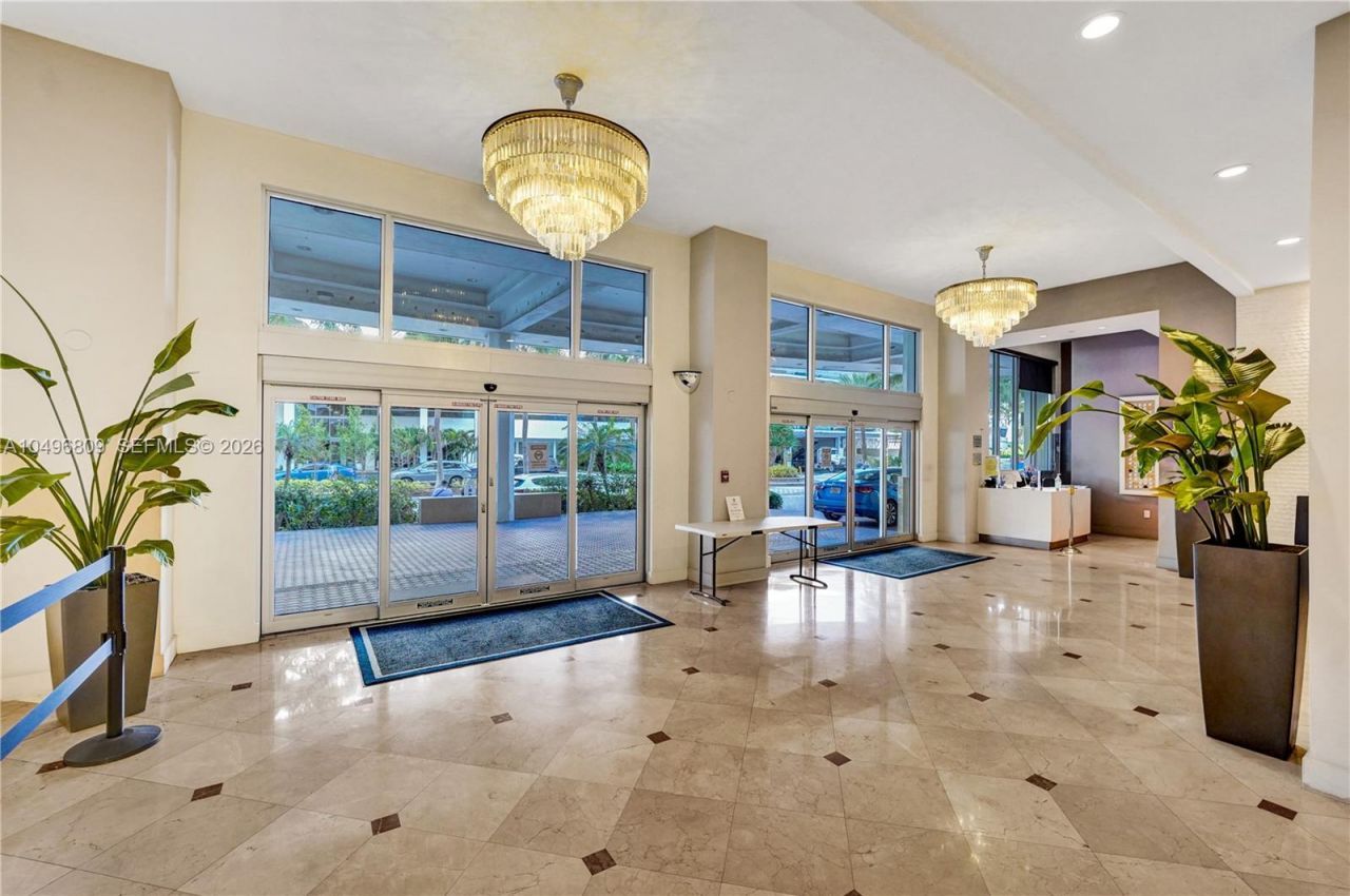 100 Lincoln Rd, Unit 1423, Miami Beach, FL 33139 Photo