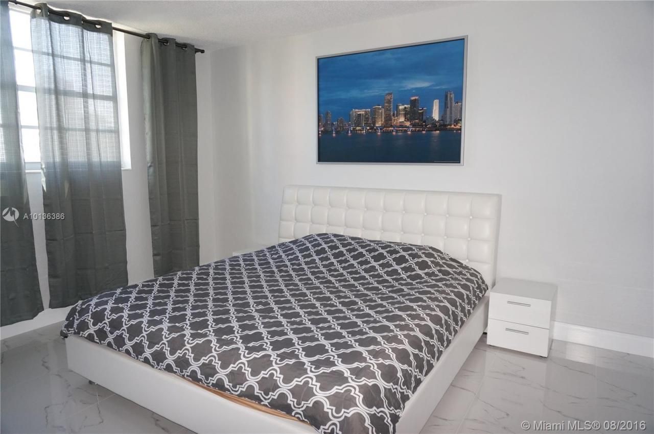 19370 Collins Av Seasonal, Unit 1417, Sunny Isles Beach, FL 33160 Photo