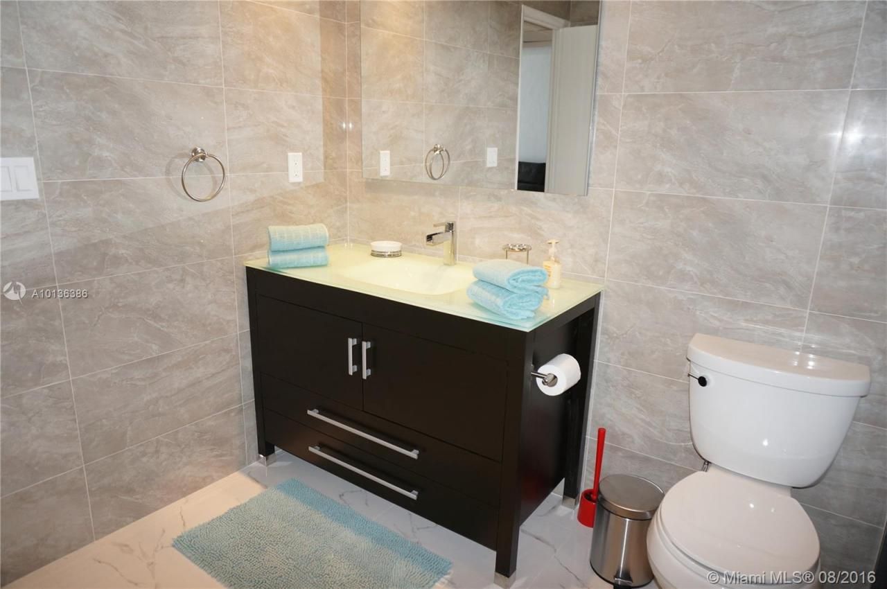 19370 Collins Av Seasonal, Unit 1417, Sunny Isles Beach, FL 33160 Photo