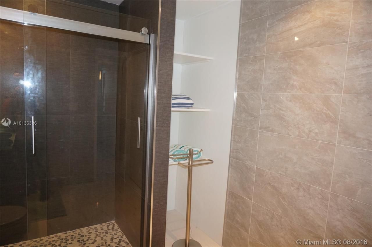 19370 Collins Av Seasonal, Unit 1417, Sunny Isles Beach, FL 33160 Photo