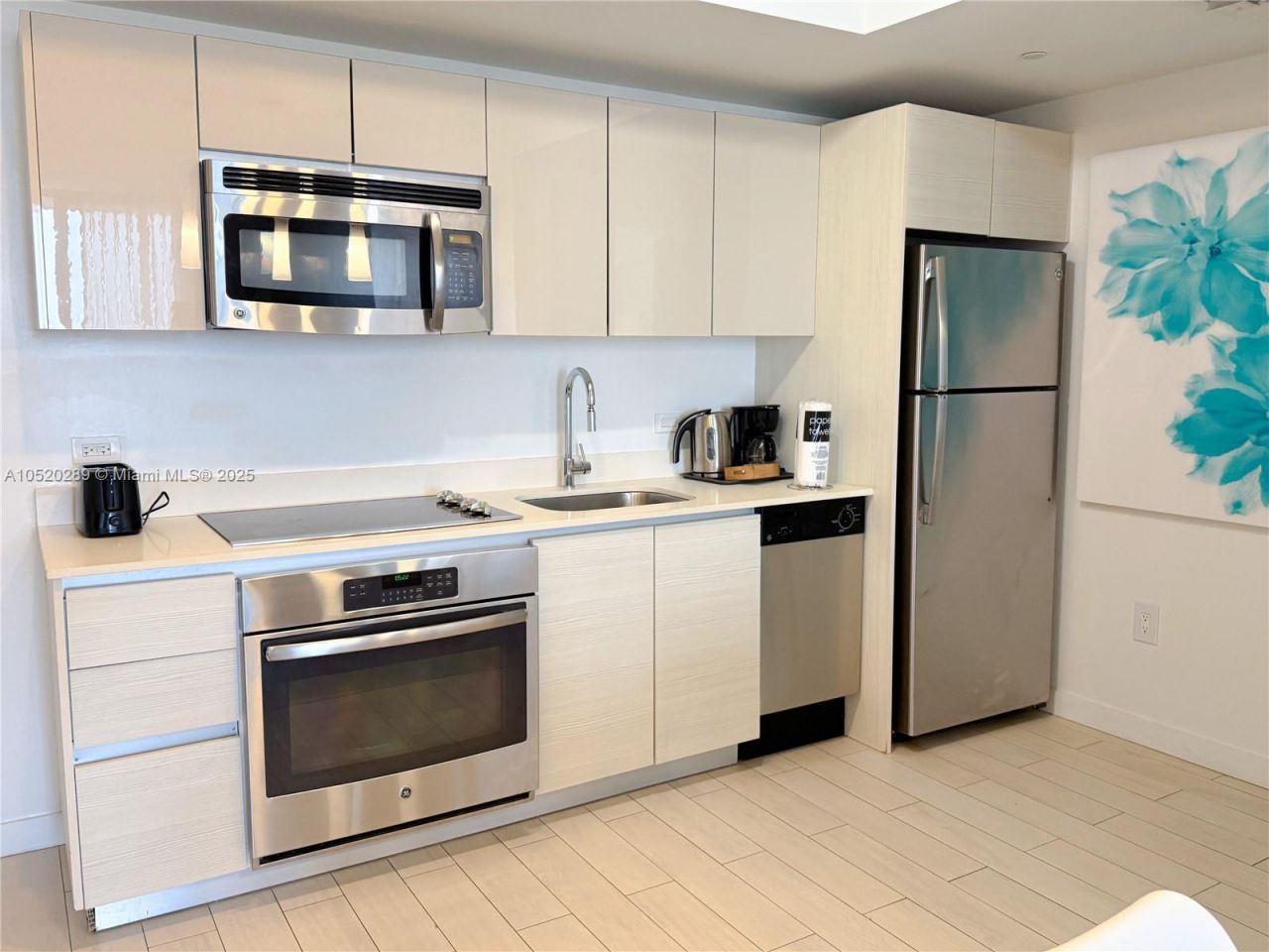 2602 E Hallandale Beach, Unit 2008A, Hallandale Beach, FL 33009 Photo