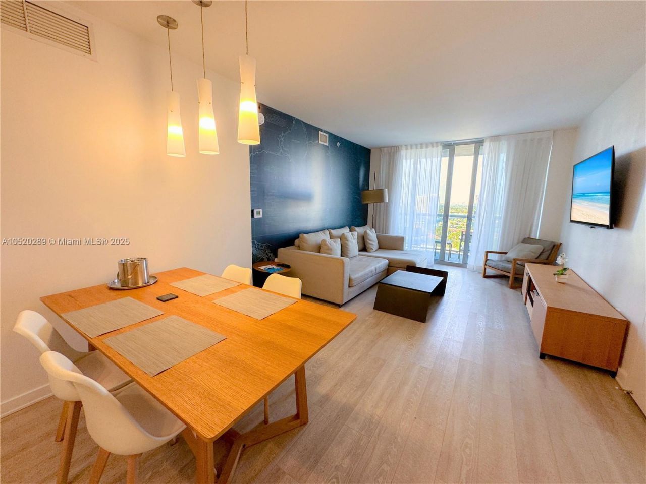 2602 E Hallandale Beach, Unit 2008A, Hallandale Beach, FL 33009 Photo