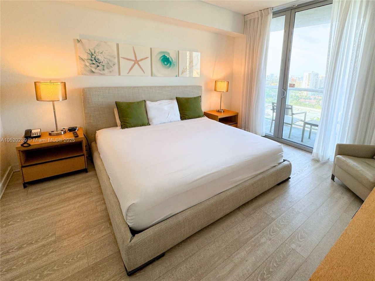 2602 E Hallandale Beach, Unit 2008A, Hallandale Beach, FL 33009 Photo