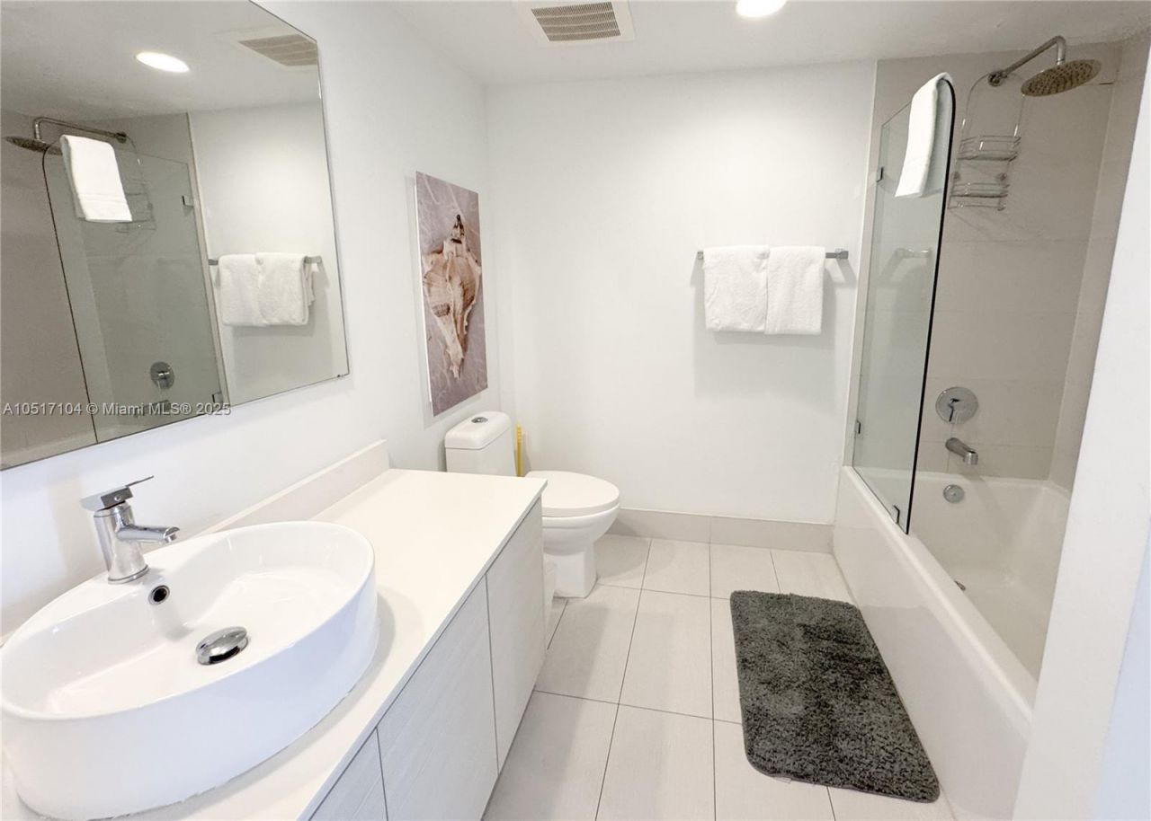 2602 E Hallandale Beach Blvd, Unit 1708, Hallandale Beach, FL 33009 Photo