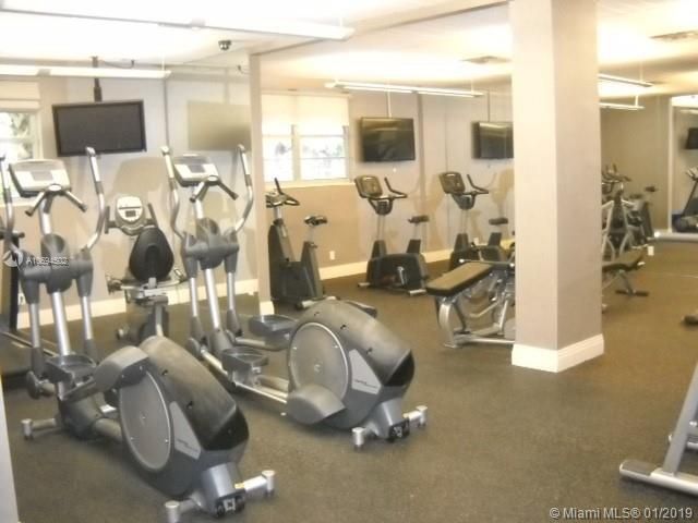 3801 S Ocean Dr, Unit 10V, Hollywood, FL 33019 Photo