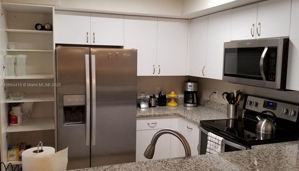 19701 E Country Club Dr, Unit 5606, Aventura, FL 33180 Photo