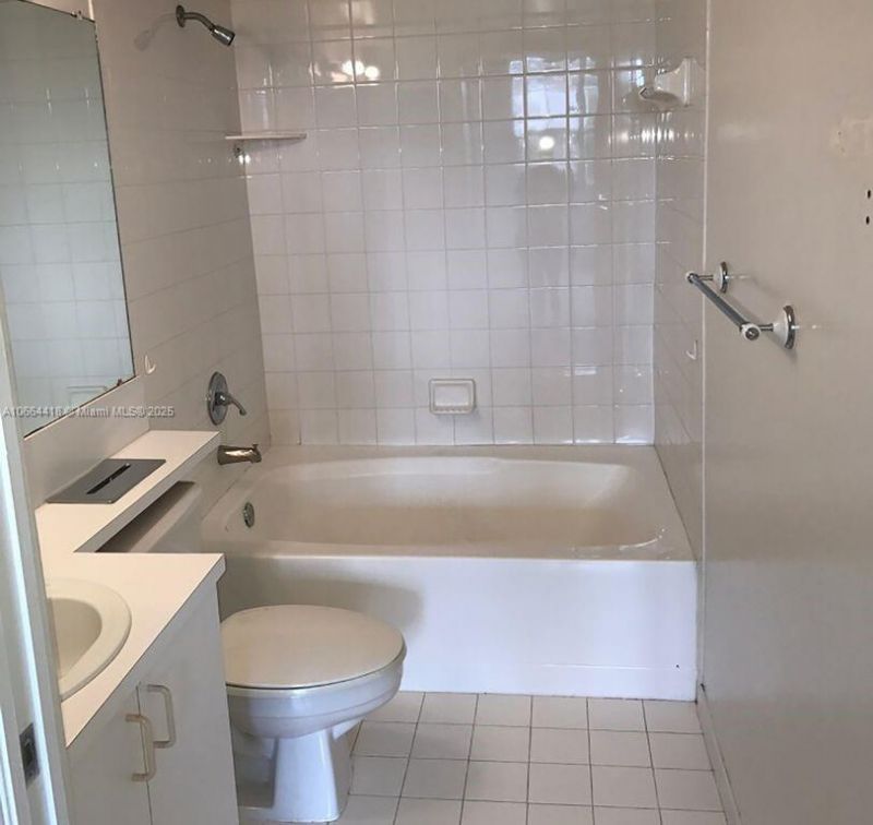 19701 E Country Club Dr, Unit 5606, Aventura, FL 33180 Photo