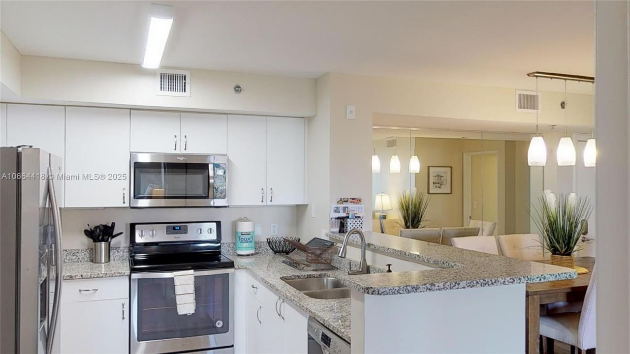 19701 E Country Club Dr, Unit 5606, Aventura, FL 33180 Photo