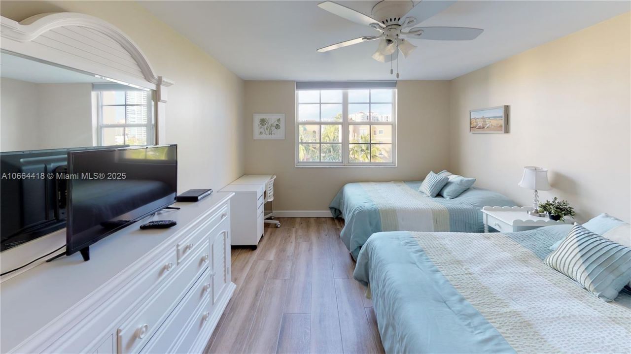 19701 E Country Club Dr, Unit 5606, Aventura, FL 33180 Photo