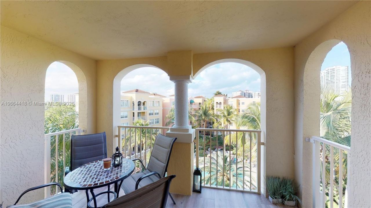 19701 E Country Club Dr, Unit 5606, Aventura, FL 33180 Photo