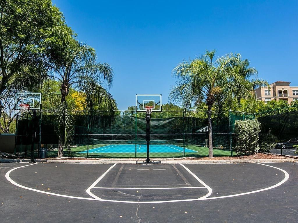 19701 E Country Club Dr, Unit 5606, Aventura, FL 33180 Photo