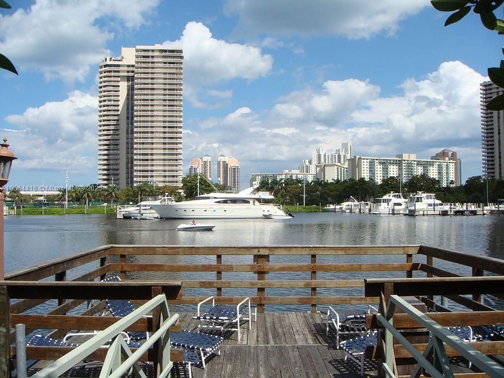 19701 E Country Club Dr, Unit 5606, Aventura, FL 33180 Photo