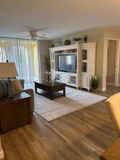 19701 E Country Club Dr, Unit 5606, Aventura, FL 33180 Photo