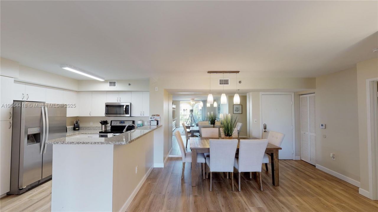 19701 E Country Club Dr, Unit 5606, Aventura, FL 33180 Photo