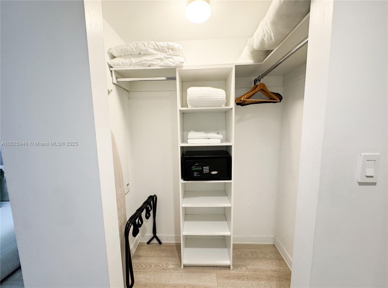 2602 E Hallandale Beach Blvd, Unit 1605, Hallandale Beach, FL 33009 Photo