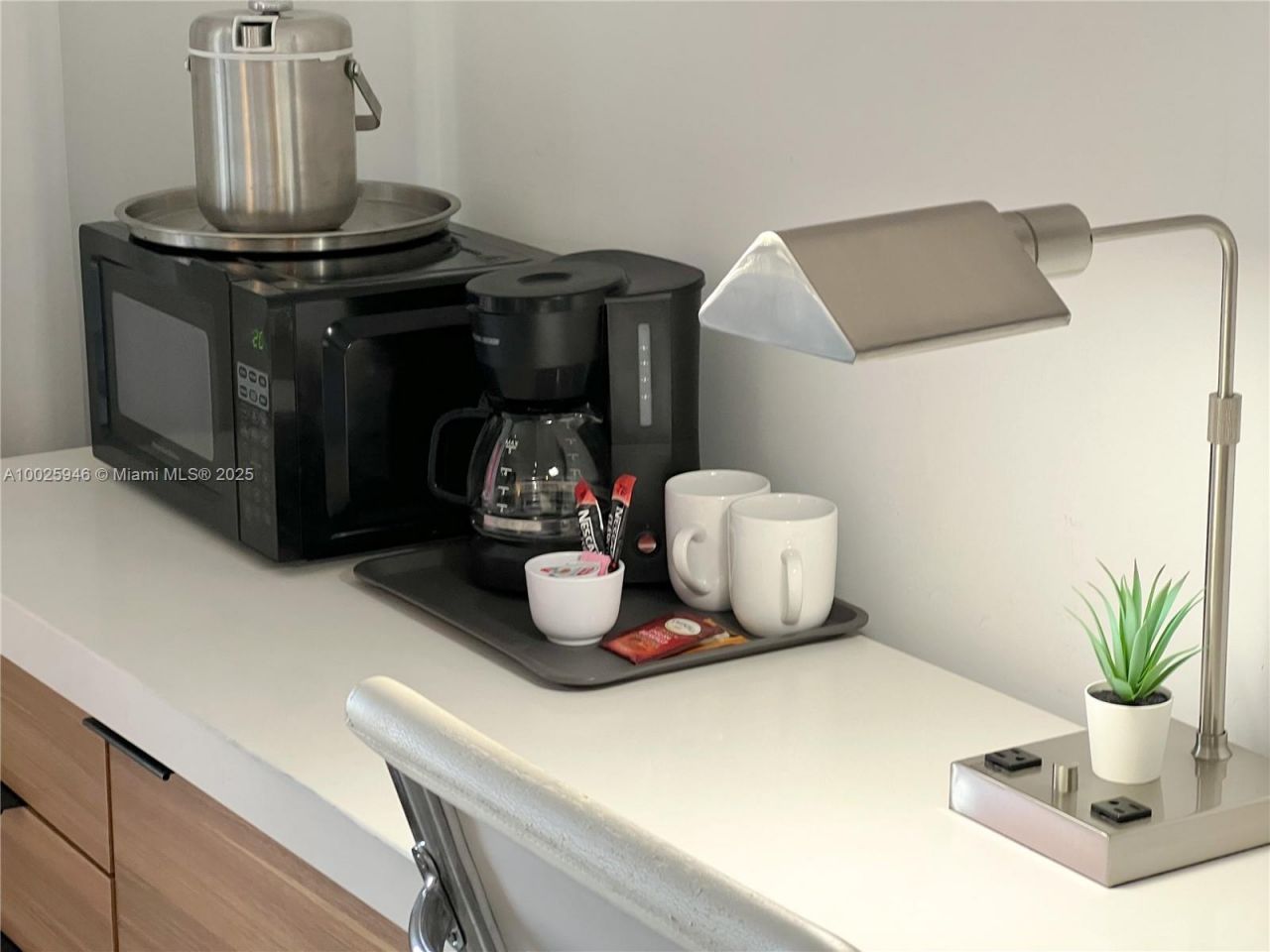 2602 E Hallandale Beach Blvd, Unit 1605, Hallandale Beach, FL 33009 Photo