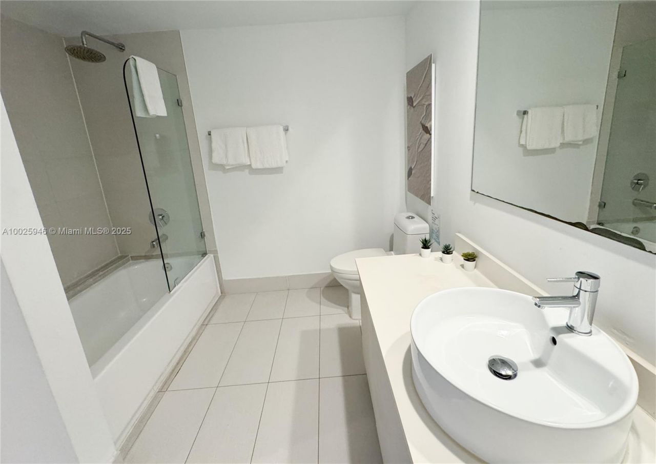 2602 E Hallandale Beach Blvd, Unit 1605, Hallandale Beach, FL 33009 Photo