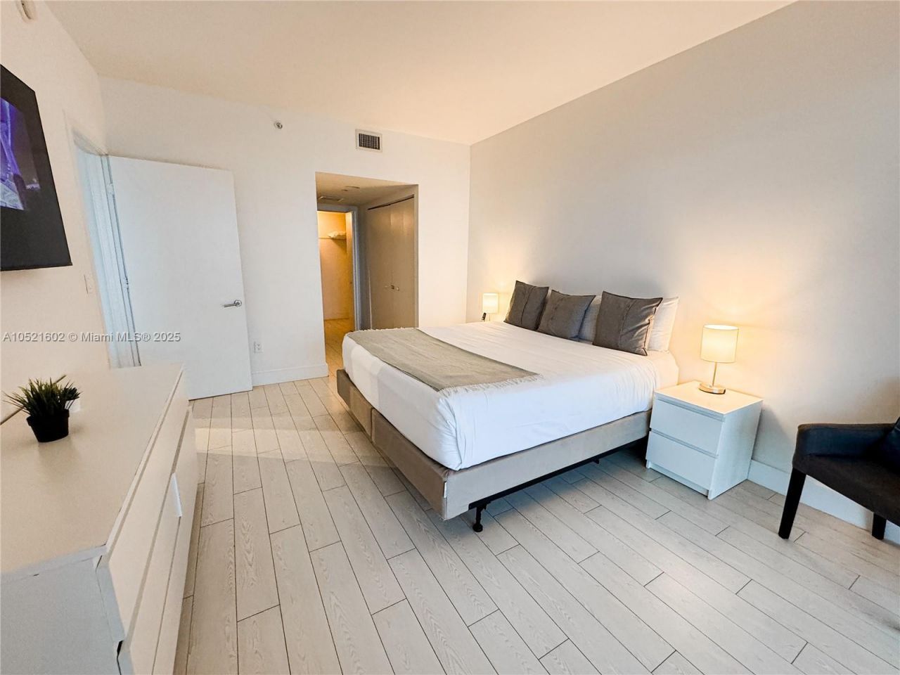 2600 E Hallandale Beach, Unit 3104, Hallandale Beach, FL 33009 Photo