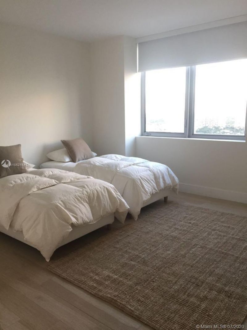 2600 E Hallandale Beach, Unit 2202, Hallandale Beach, FL 33009 Photo