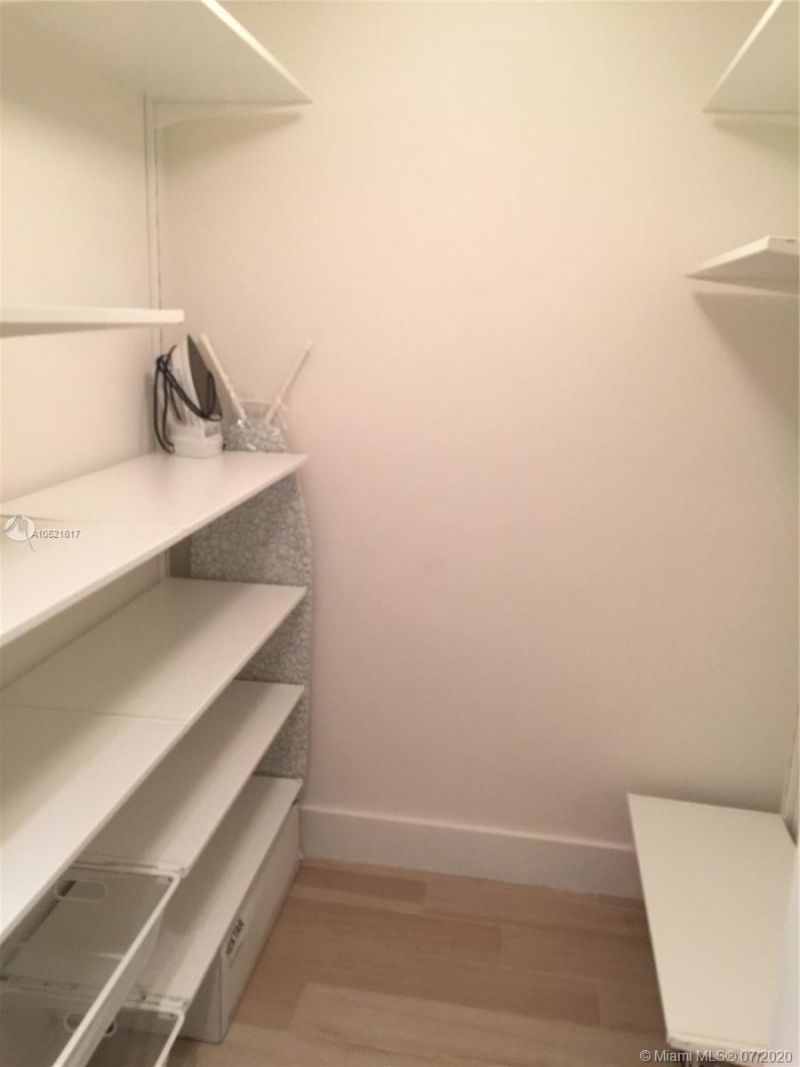 2600 E Hallandale Beach, Unit 2202, Hallandale Beach, FL 33009 Photo