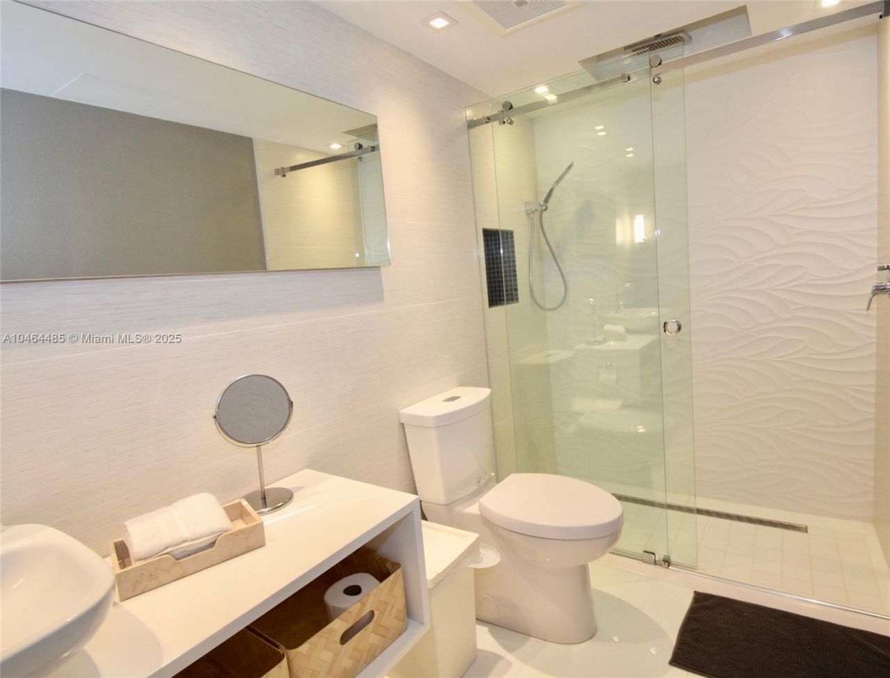 2301 Collins Ave, Unit 815/814, Miami Beach, FL 33139 Photo