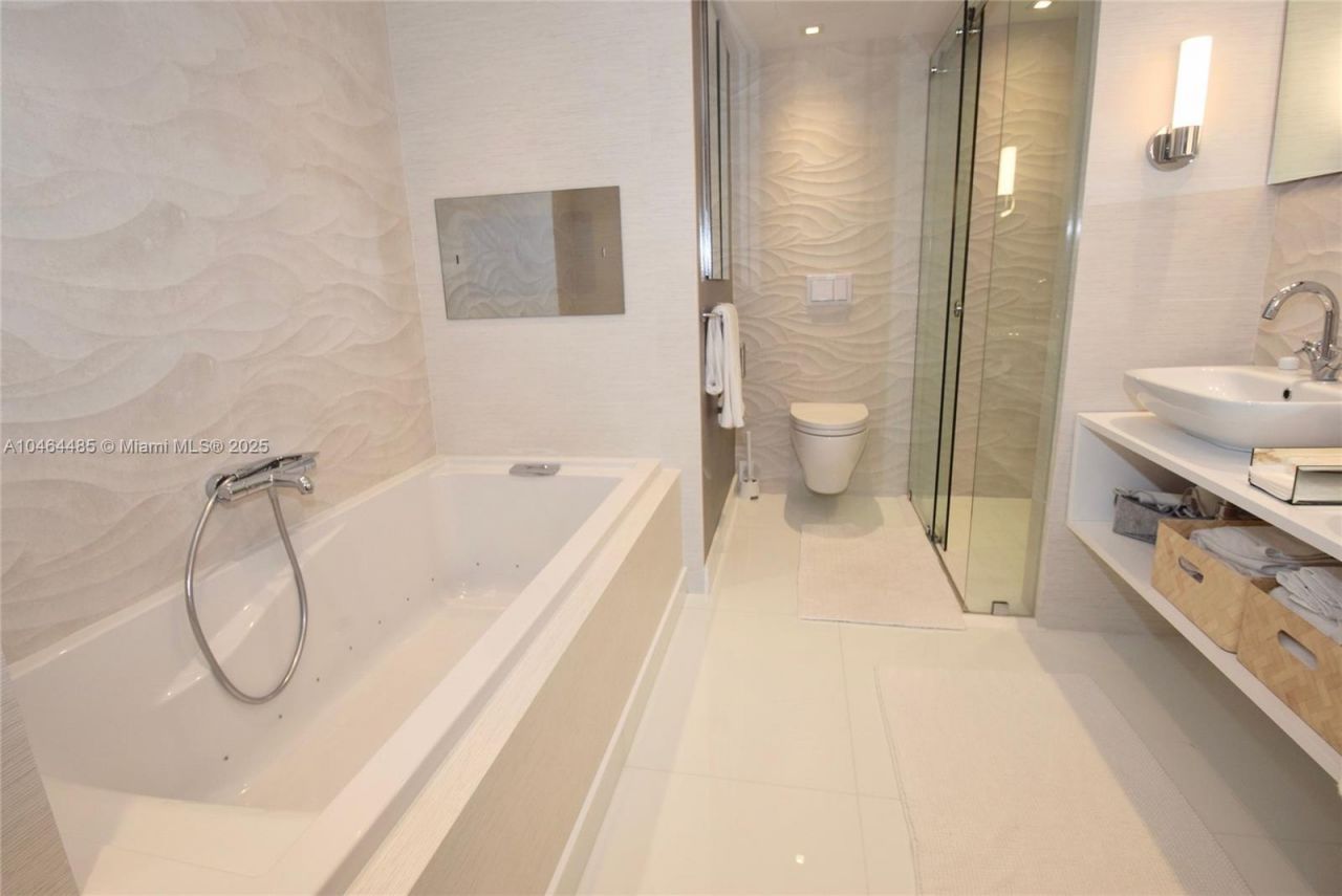 2301 Collins Ave, Unit 815/814, Miami Beach, FL 33139 Photo