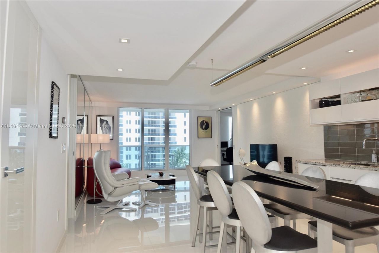 2301 Collins Ave, Unit 815/814, Miami Beach, FL 33139 Photo