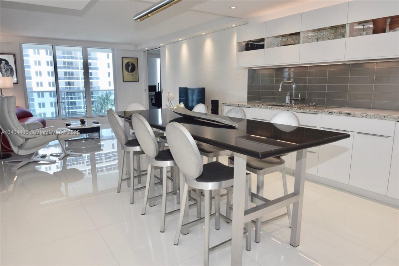 2301 Collins Ave, Unit 815/814, Miami Beach, FL 33139 Photo