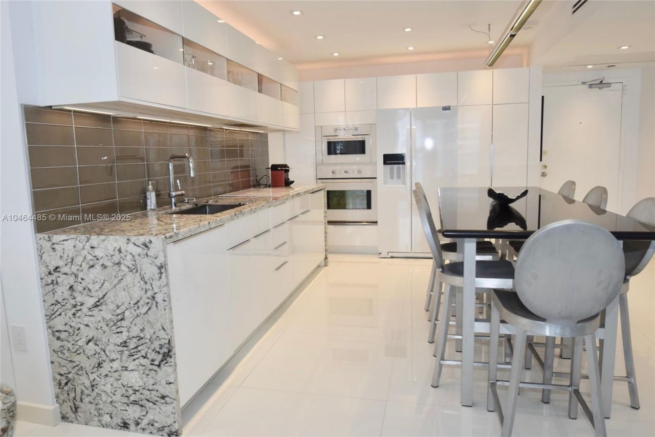 2301 Collins Ave, Unit 815/814, Miami Beach, FL 33139 Photo