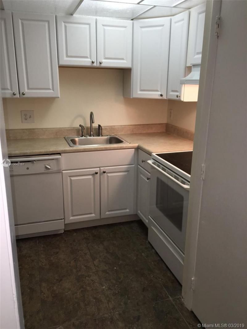 4164 Inverrary Dr, Unit 813, Lauderhill, FL 33319 Photo