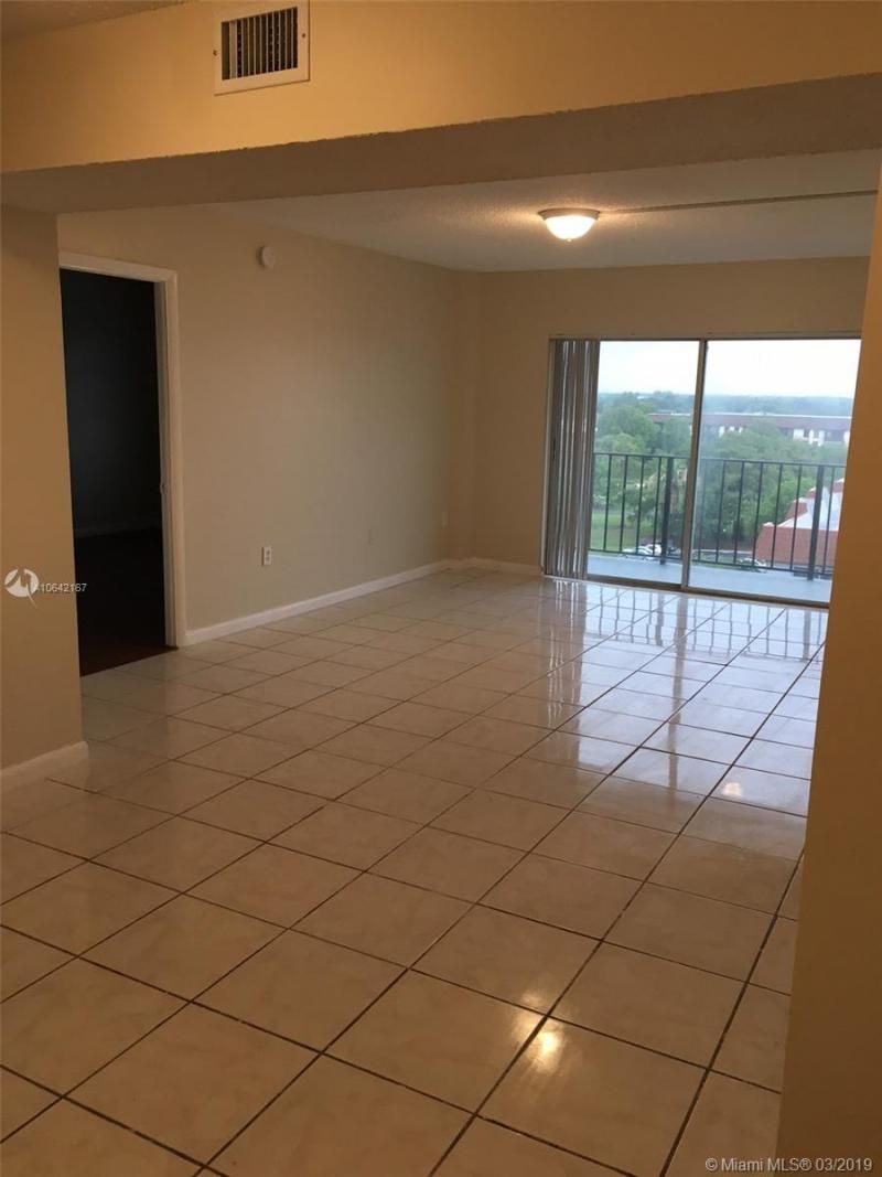 4164 Inverrary Dr, Unit 813, Lauderhill, FL 33319 Photo