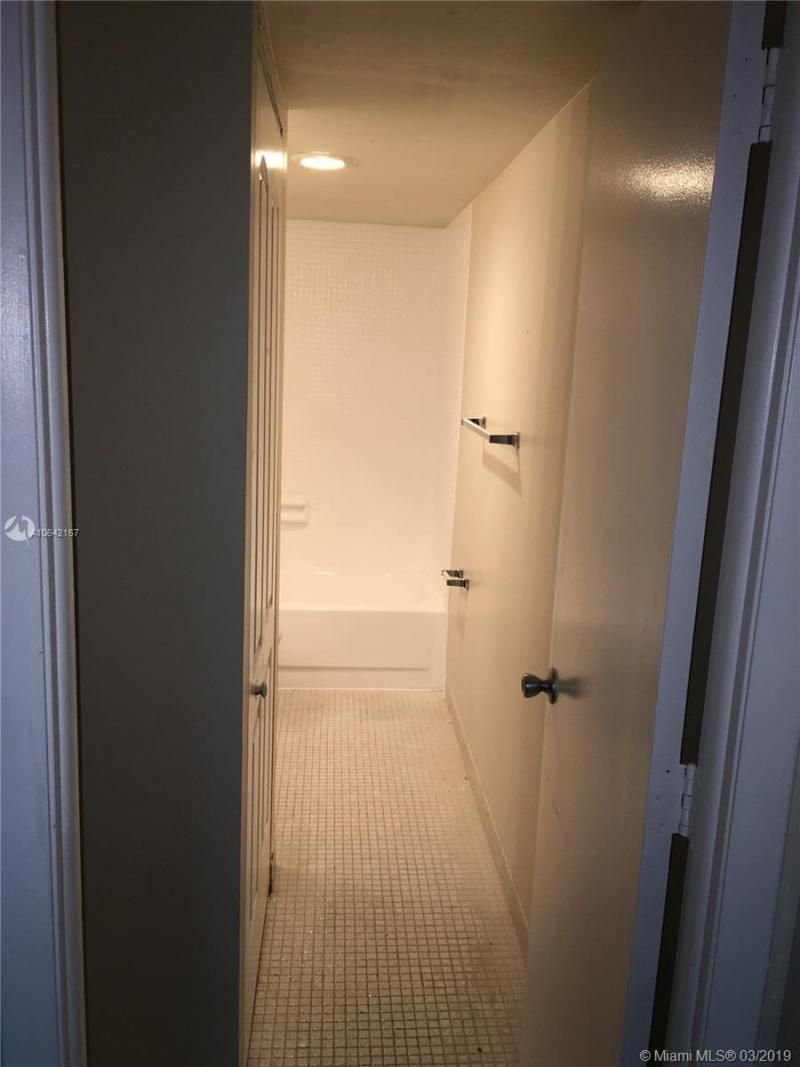 4164 Inverrary Dr, Unit 813, Lauderhill, FL 33319 Photo