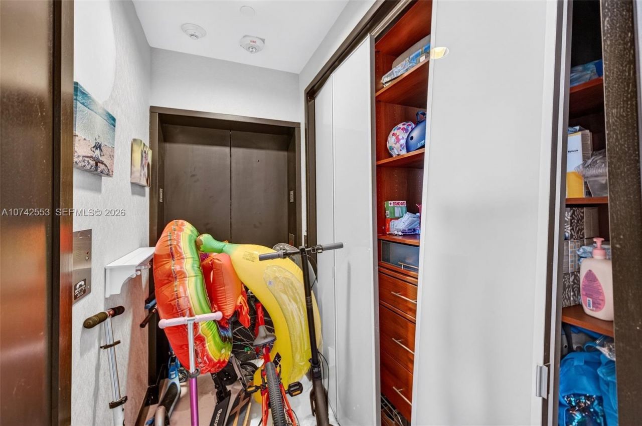 3802 NE 207th St, Unit 2802, Aventura, FL 33180 Photo