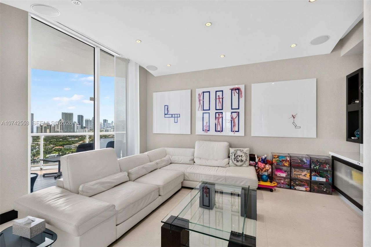 3802 NE 207th St, Unit 2802, Aventura, FL 33180 Photo