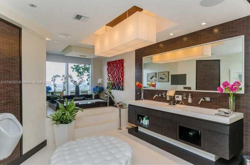 3802 NE 207th St, Unit 2802, Aventura, FL 33180 Photo