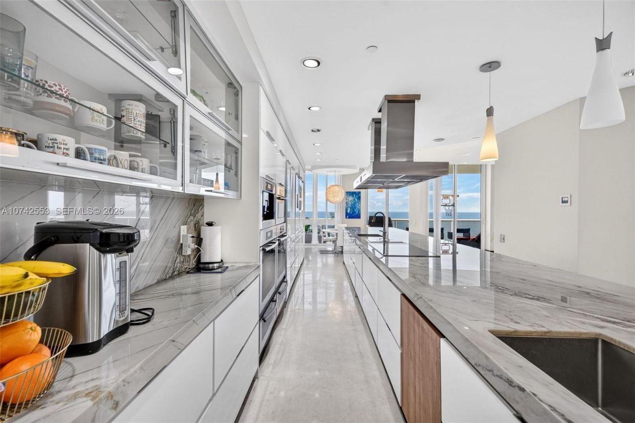 3802 NE 207th St, Unit 2802, Aventura, FL 33180 Photo