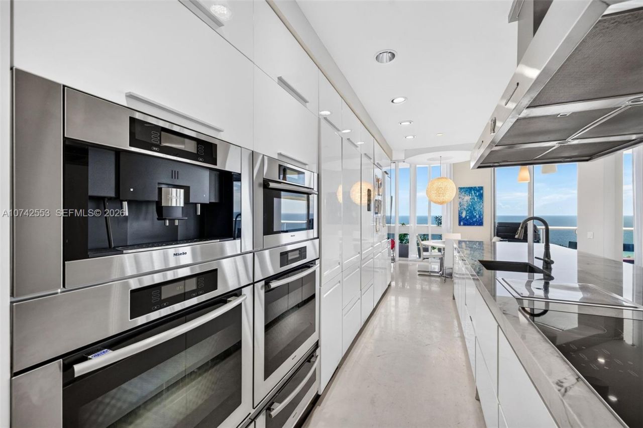 3802 NE 207th St, Unit 2802, Aventura, FL 33180 Photo