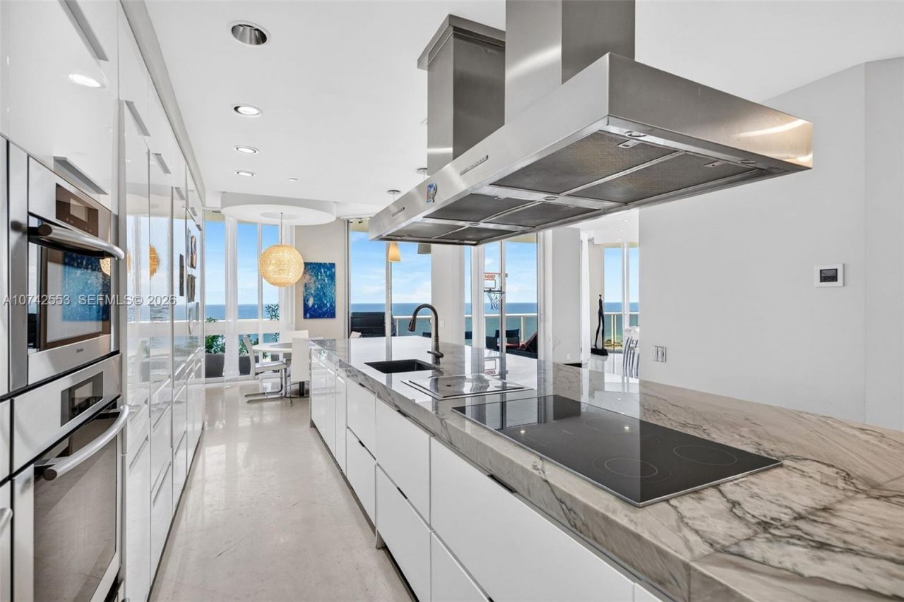 3802 NE 207th St, Unit 2802, Aventura, FL 33180 Photo