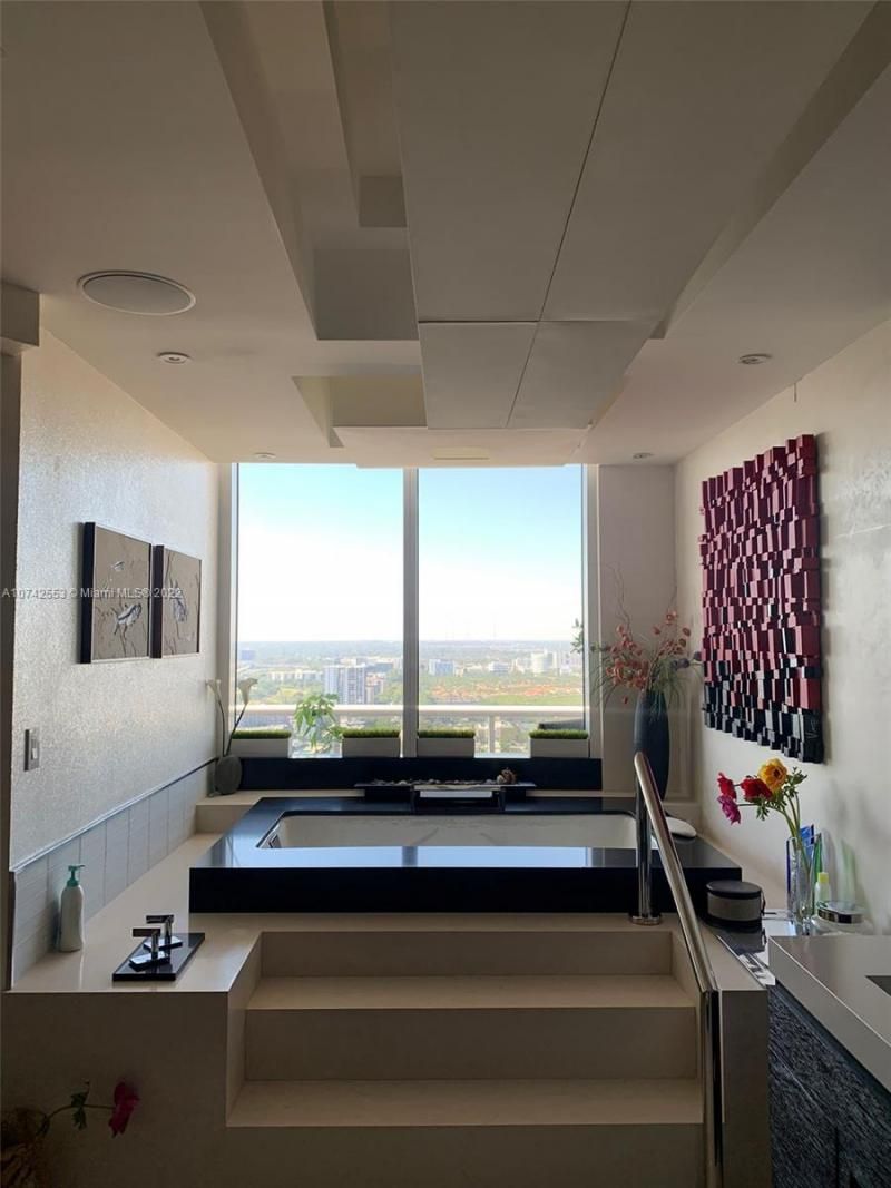 3802 NE 207th St, Unit 2802, Aventura, FL 33180 Photo