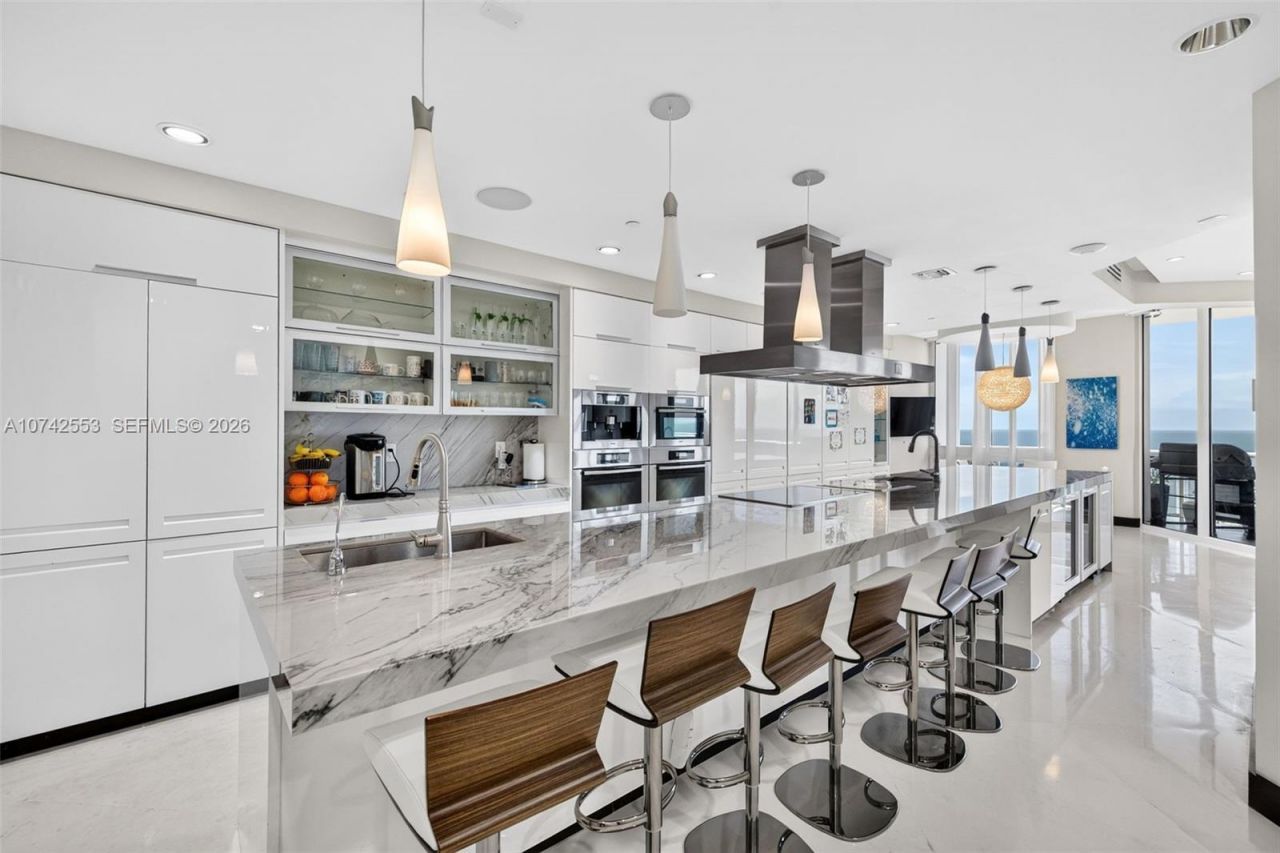 3802 NE 207th St, Unit 2802, Aventura, FL 33180 Photo