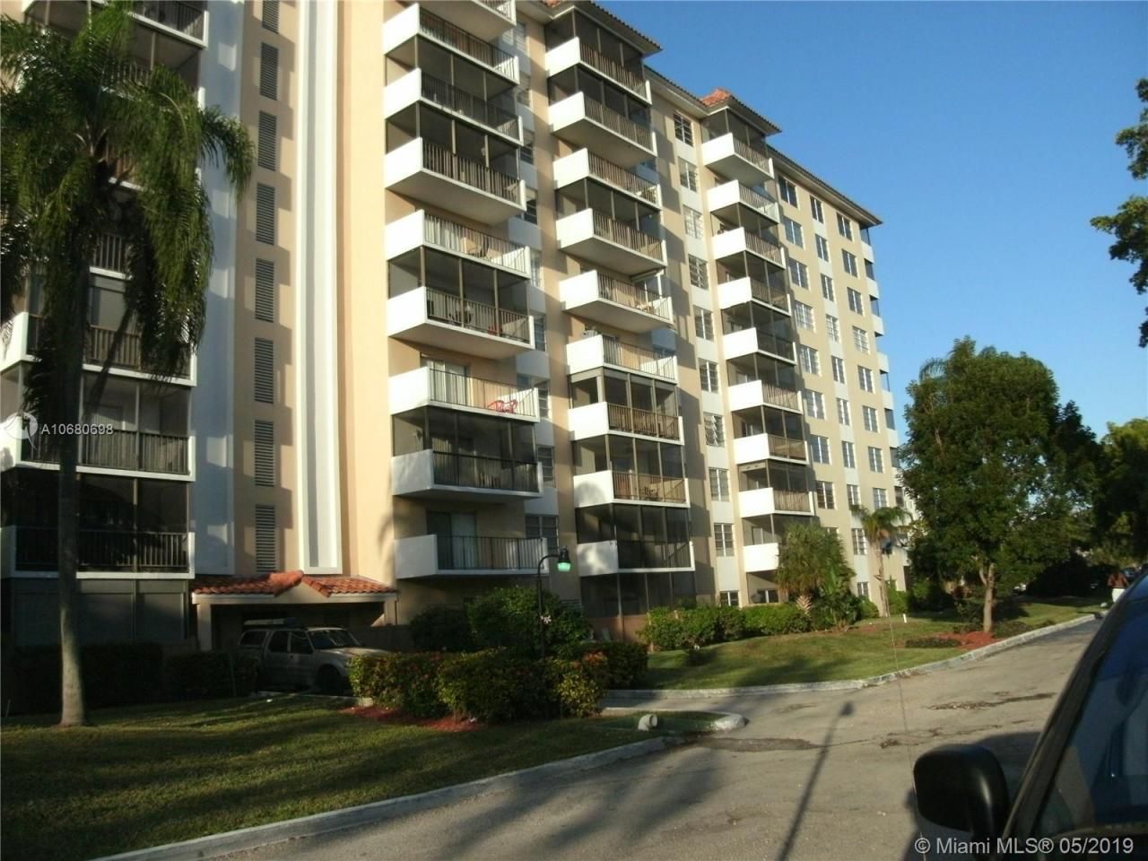 4174 Inverrary Dr, Unit 911, Lauderhill, FL 33319 Photo