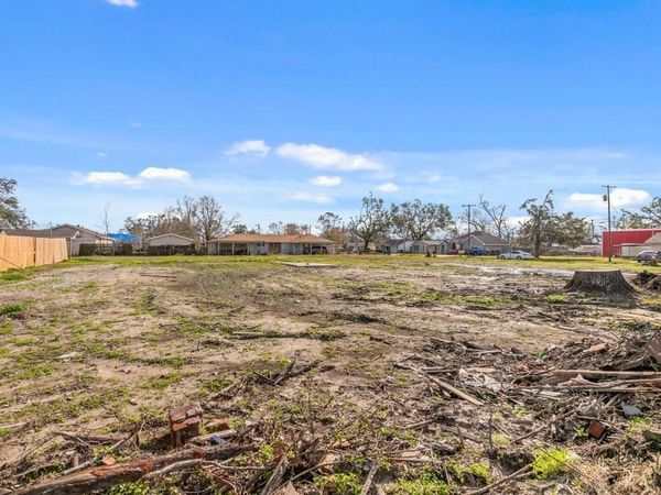 3523 Louisiana Avenue, Lake Charles, LA 70607