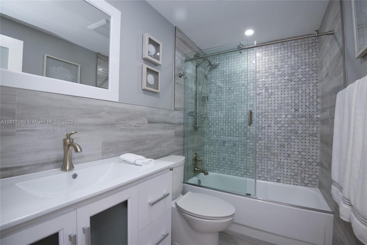 3505 S Ocean Dr, Unit PH-12, Hollywood, FL 33019 Photo