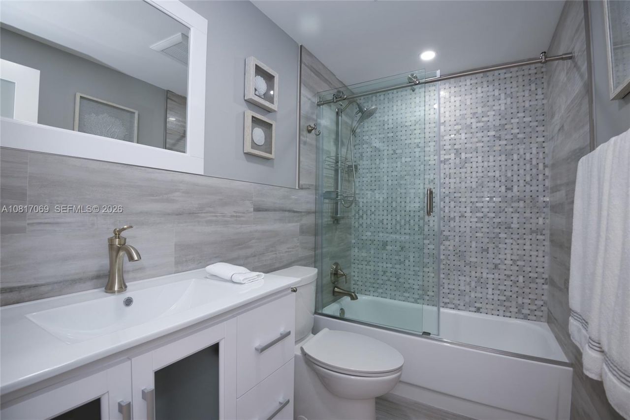 3505 S Ocean Dr, Unit PH-12, Hollywood, FL 33019 Photo