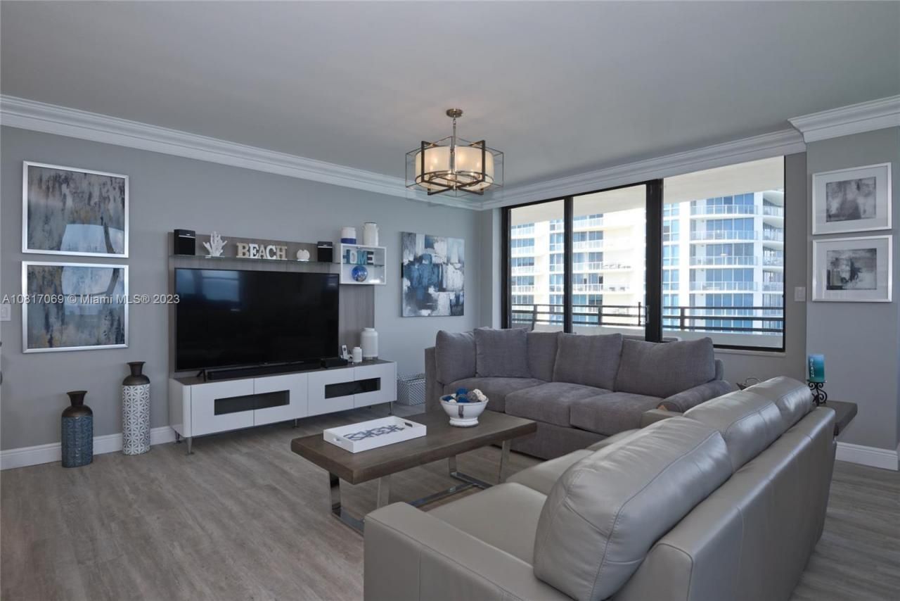 3505 S Ocean Dr, Unit PH-12, Hollywood, FL 33019 Photo