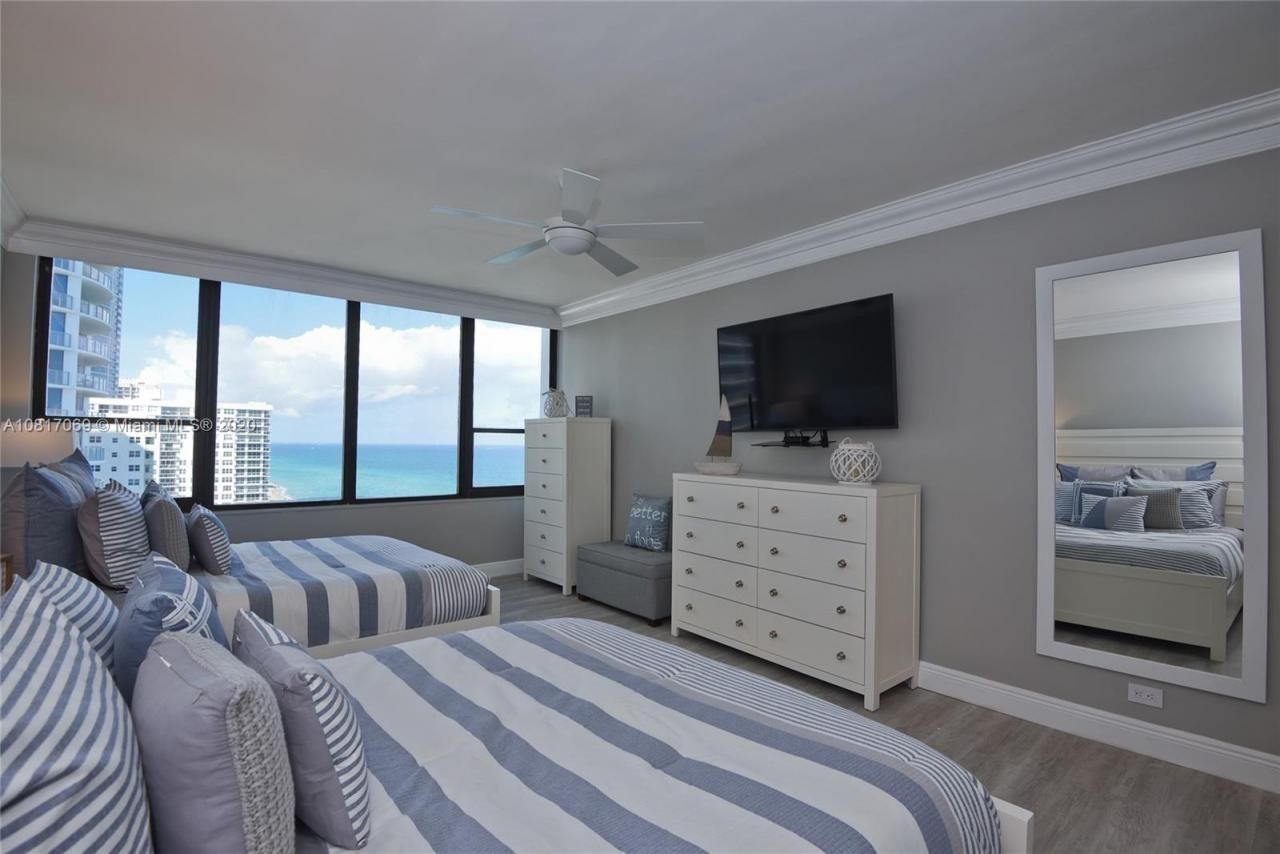 3505 S Ocean Dr, Unit PH-12, Hollywood, FL 33019 Photo