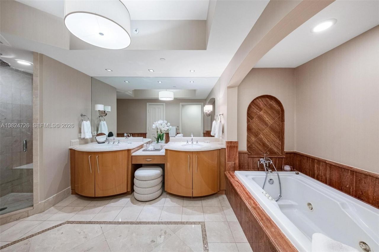 17875 Collins Ave, Unit 2602, Sunny Isles Beach, FL 33160 Photo