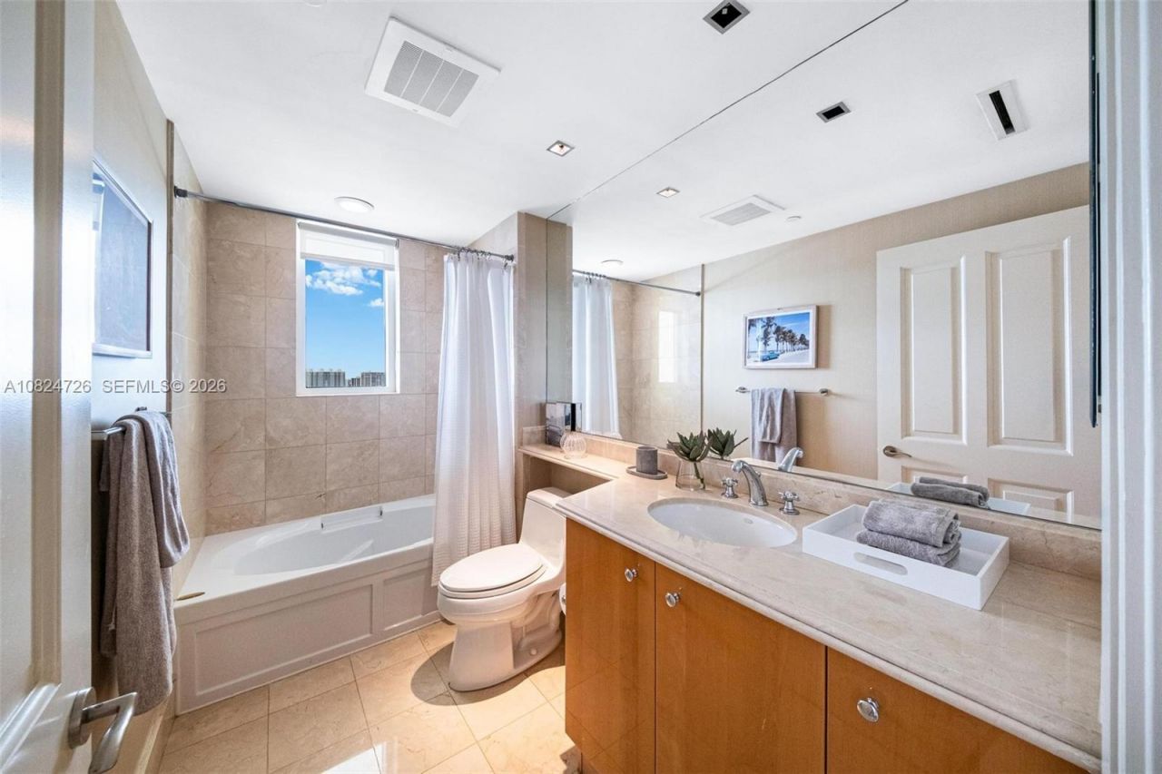 17875 Collins Ave, Unit 2602, Sunny Isles Beach, FL 33160 Photo